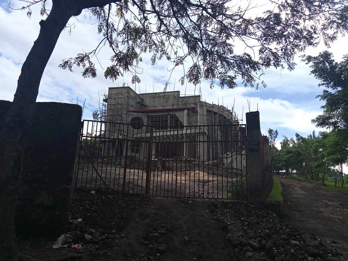 JacquesNdav's tweet photo. Loin des projecteurs et financements étrangers, nous racontons l'histoire de l'avenir de l'entrepreneuriat en #RDC #Goma. Un Hub et centre de transfert des technologies spécialisés dans l'agritech. @PaeRdcongo @AFD_France @cres_science @DigitalAfrica__ @AfriLabs @IndustrieRdc https://t.co/JCsbfu6uqX