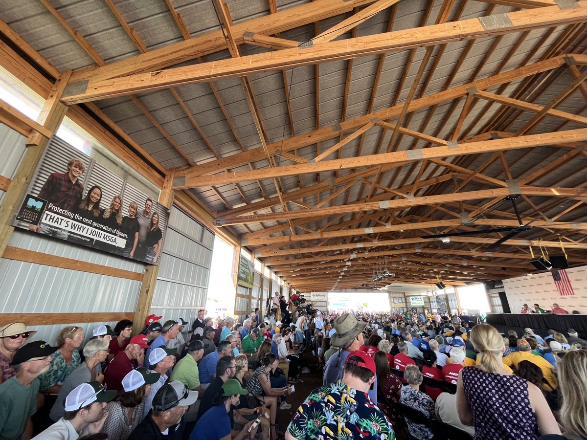 MNSoyGrowers's tweet photo. The Wick Building is packed for today’s gubernatorial forum at #MNFarmfest96. And look to the left - there’s VP Darin Johnson ⁦@Soybeanboy96⁩ and his family! Be like Darin and join MSGA today: Special $60 membership flash sale starts at 1 p.m. today! https://t.co/nlhinFIFOP