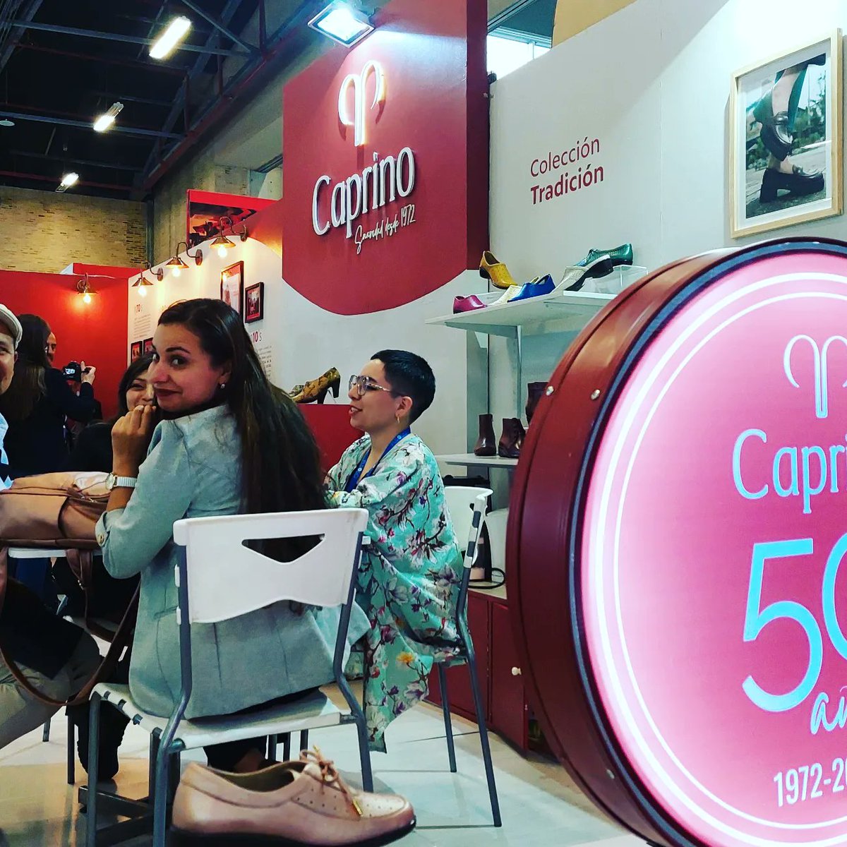 jdcardona's tweet photo. Compartimos con orgullo la celebración de #los50decaprino.  Desde @camaracomerbog seguiremos acompañando el fortalecimiento de @calzadocaprino, una de las marcas más queridas por todos.  Recordando a su fundador, don Álvaro Pereira: "Tenemos el café más suave de Colombia" https://t.co/f2PUqaddvv