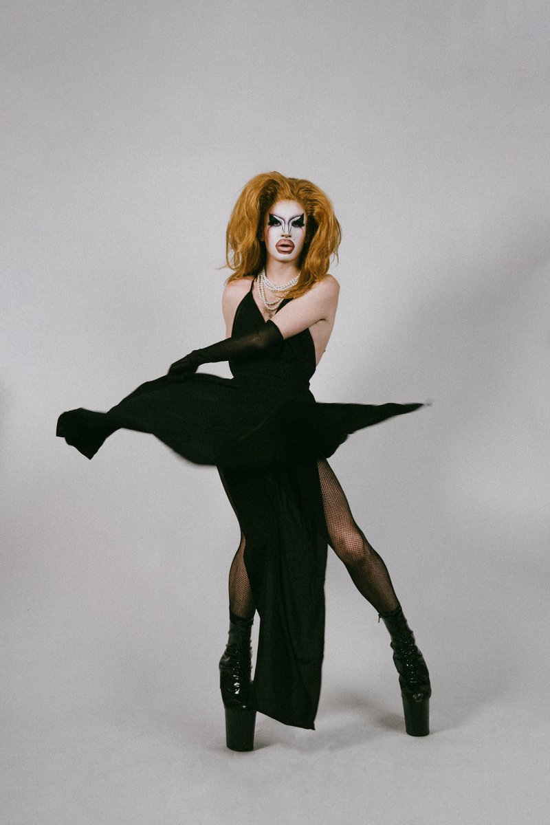 stargirlisdead's tweet photo. I try to get all up in your mind 👉🏻👈🏻 https://t.co/288Ueow39A