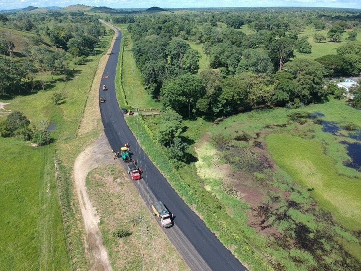 La Recuperación de esta importante vía como lo es la Troncal 05 forma parte de las  promesas que dije que cumpliría en campaña electoral, y hoy es un hecho gracias al Gobierno Nacional. ¡Seguimos avanzando! 2/2