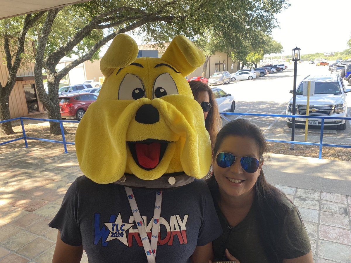 Purpletexasgal's tweet photo. @Buda_Bulldogs @HaysCISD 
Asking the community what education has done for them….starting with the TOP DOGS.😎 #BESTopDog #HopeFealers #EveryKidEveryDay https://t.co/HQyABQdFzZ