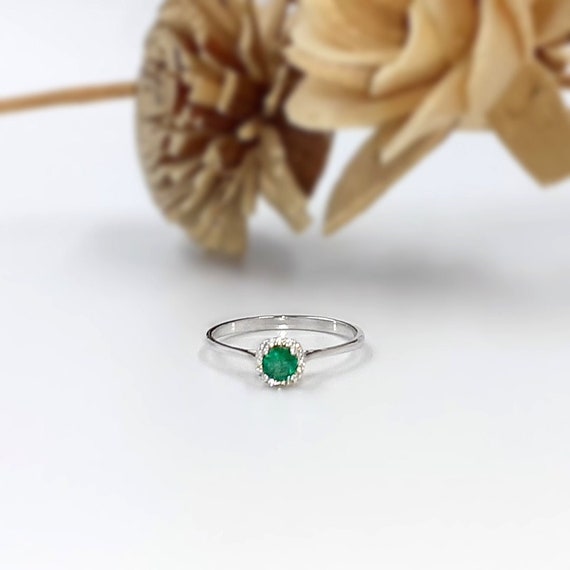 oshijewels's tweet photo. Halo Emerald ring with diamonds in 10k 14k 18k https://t.co/wULLfaXMr8 #weddingdiamondband #diamondclusterring #stackingring @etsymktgtool https://t.co/6BxhPXhukb