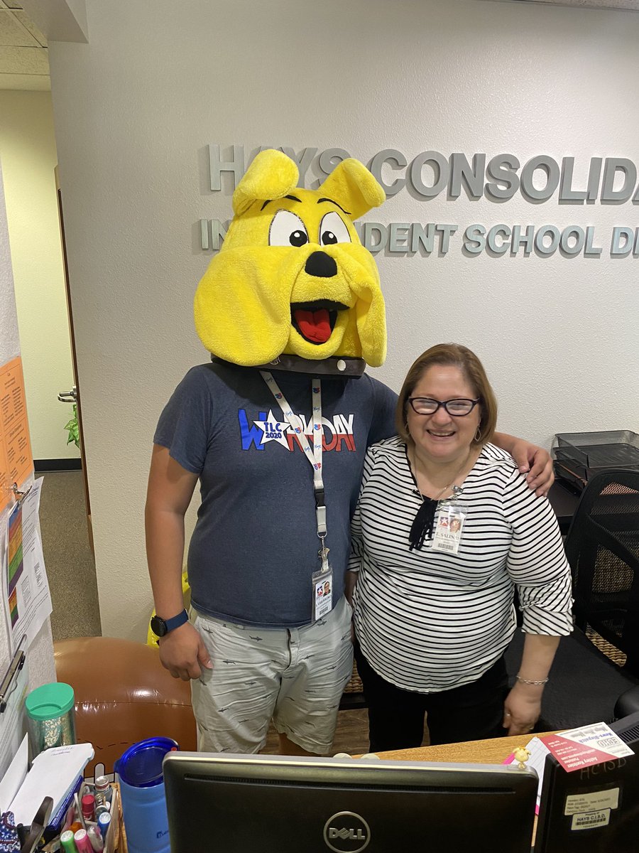 Purpletexasgal's tweet photo. @Buda_Bulldogs @HaysCISD 
Asking the community what education has done for them….starting with the TOP DOGS.😎 #BESTopDog #HopeFealers #EveryKidEveryDay https://t.co/pMLpo3sOzz