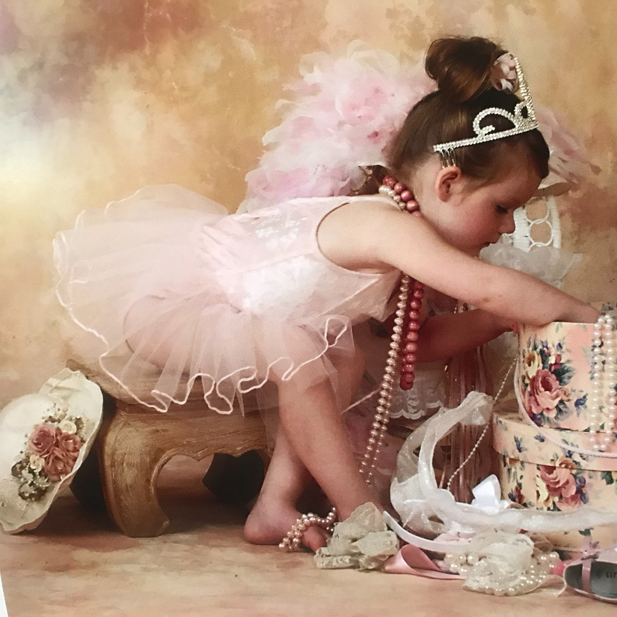 baby_saver's tweet image. This Rescue Baby was born in TX but became a daughter to a wonderful CA Rescue Family. Soon after this photo was taken, she began a new adventure with her 2 big brothers as they moved to a new home in CO where she has enjoyed a beautiful life on a daily basis. 

#projectcuddle