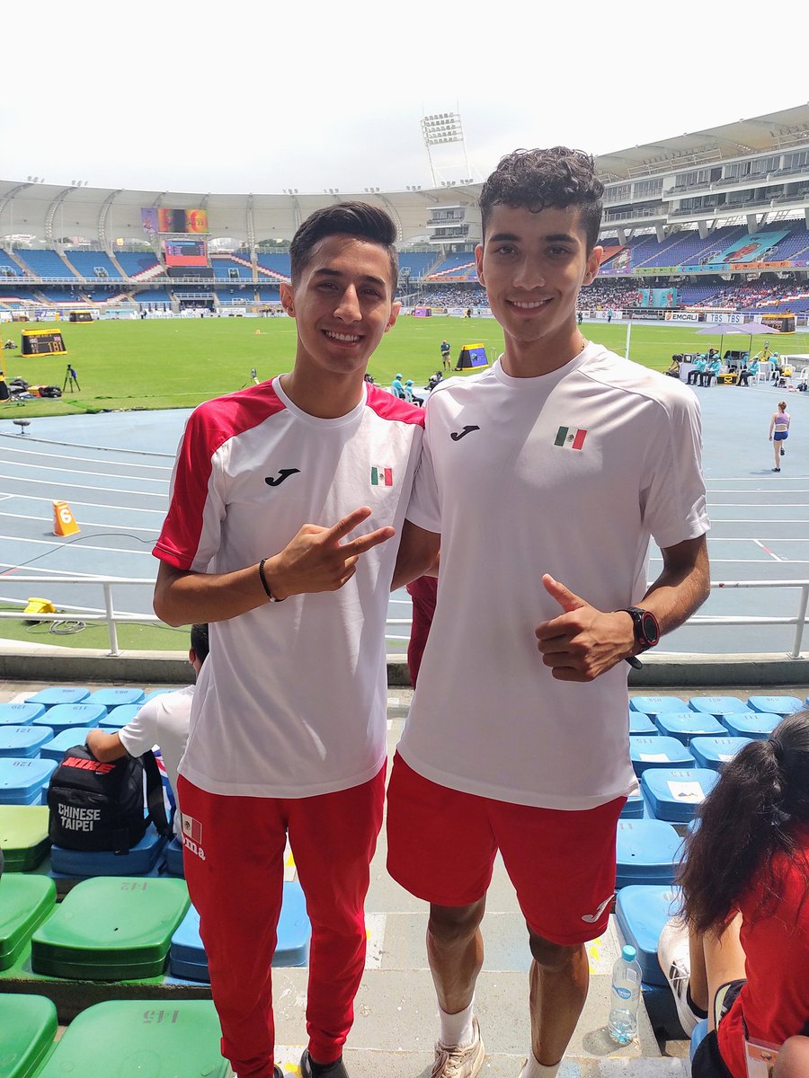 FMAA (@fmaamx) on Twitter photo César Daniel Morales y Roberto Márquez compitieron esta mañana en la siempre dura prueba de 3,000m con obstáculos.
Con marcas de 9:11.70 y 9:33.02, respectivamente, completaron su participación en @WAcali2022. César Daniel Morales y Roberto Márquez compitieron esta mañana en la siempre dura prueba de 3,000m con obstáculos.
Con marcas de 9:11.70 y 9:33.02, respectivamente, completaron su participación en @WAcali2022.