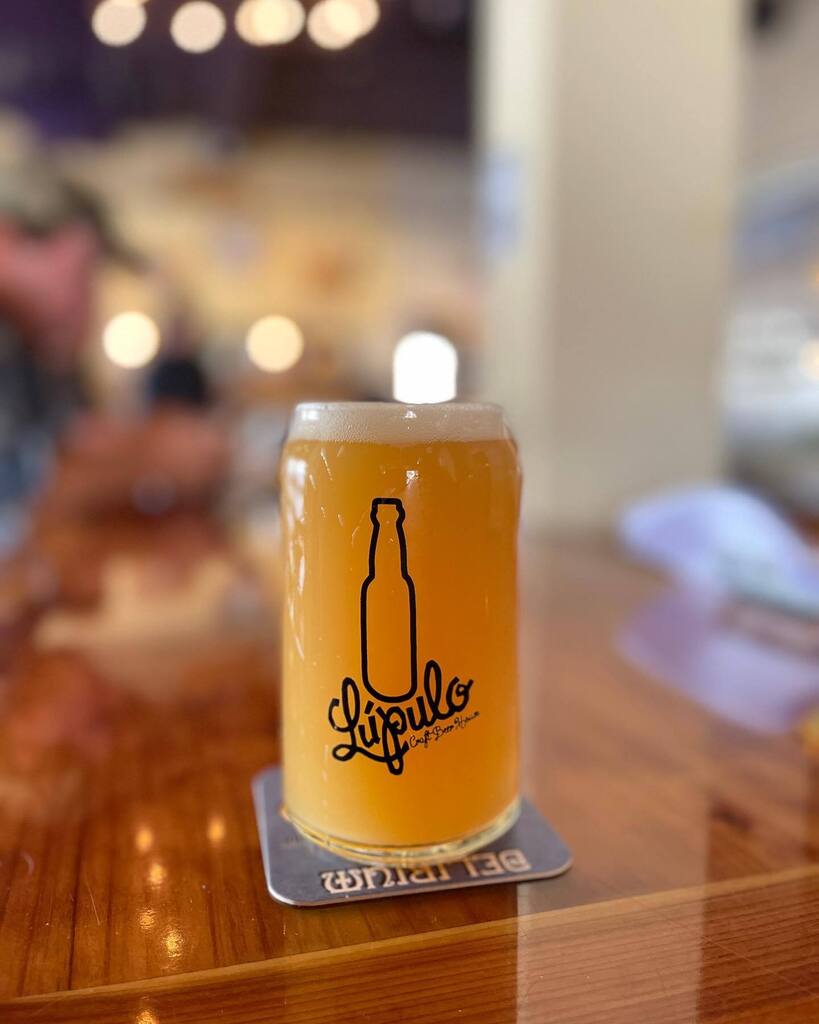 This wasn’t my first trip to Lúpolo Craft Beer House .  I swung by once years ago and happened to catch them on trivia night; played with some regulars and won a bottle of Cantillon, so it was pretty epic night. 

Ever since then, I’ve been looking forward to visiting again.…