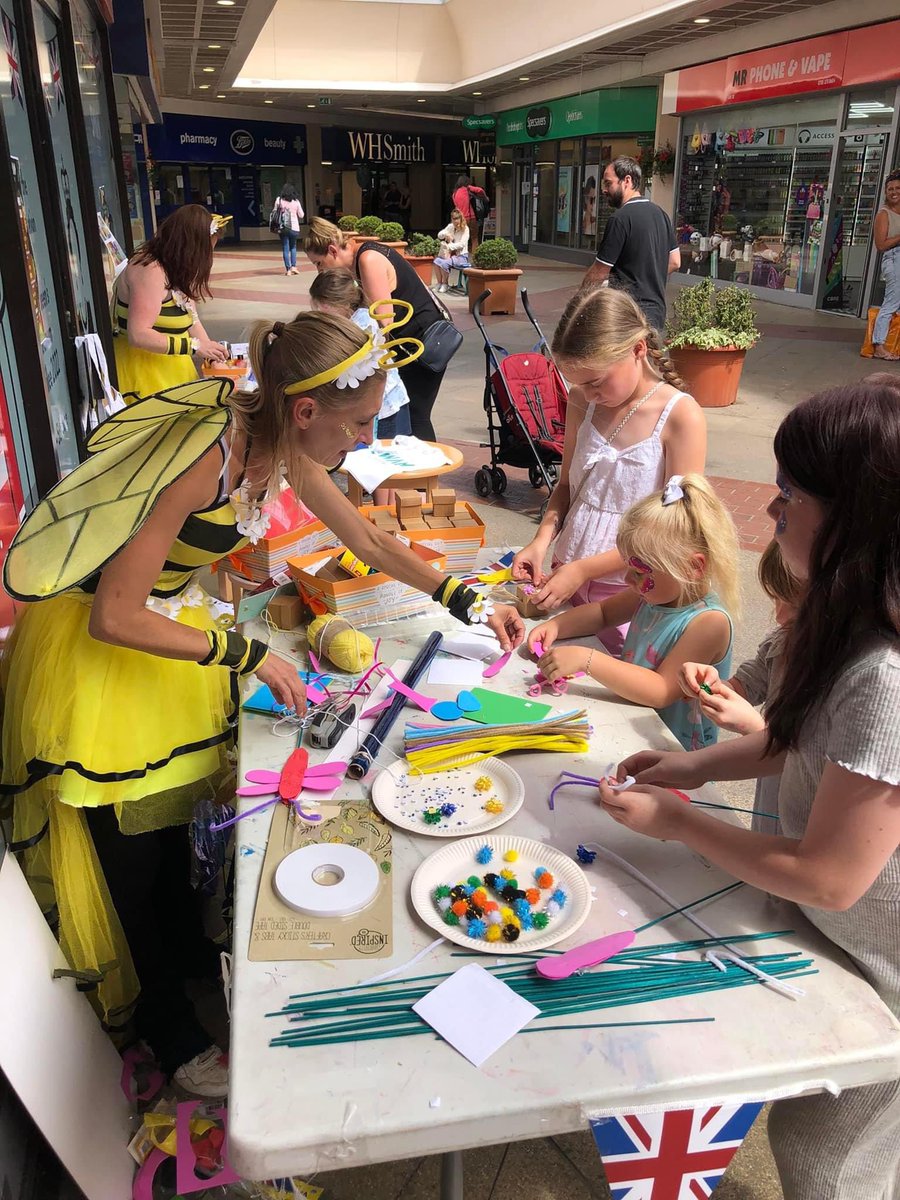 ShopSwanCentre's tweet photo. π π¦ πΆ Itβs βbeeβn a hive of activity in the centre today!
Join us every Wednesday in August for more fun things to do.
#localtoyou #swancentre https://t.co/Dd7OF09pmf