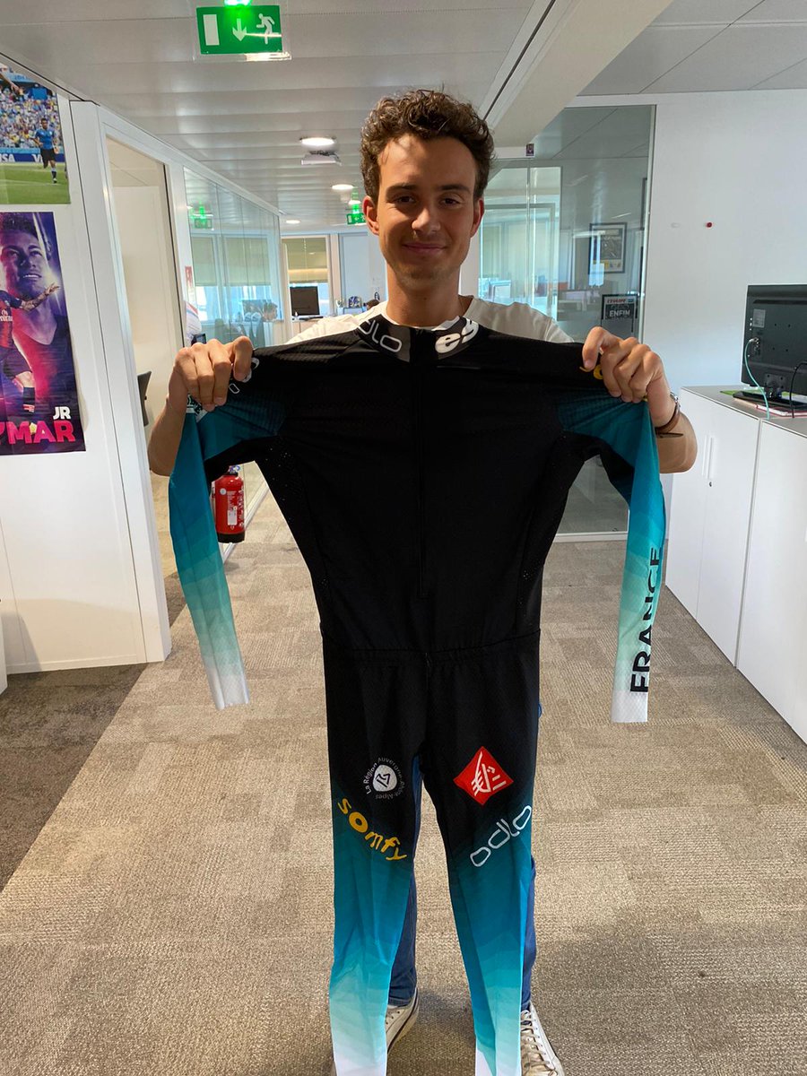 lequipedusoir's tweet photo. 🚨 ALERTE CADEAU 🚨

Dans un mois aura lieu le @nordicfestival et pour l'occasion @RomainHarent vous fait gagner la tenue de l'Équipe de France de biathlon.

RT + FOLLOW @lequipedusoir pour tenter de la remporter #EDS N’oubliez pas de sélectionner votre chroniqueur pour le quiz. https://t.co/cW3chWsSAb