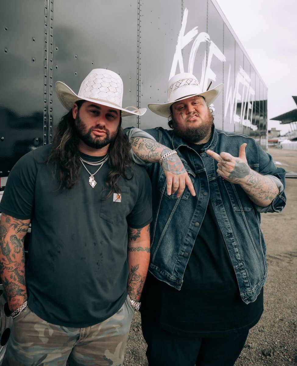 WhiskeyRiff's tweet photo. Gonna tell my kids this was Big &amp; Rich.

@KoeWetzel x @JellyRoll615 https://t.co/xB1mSLXt5N