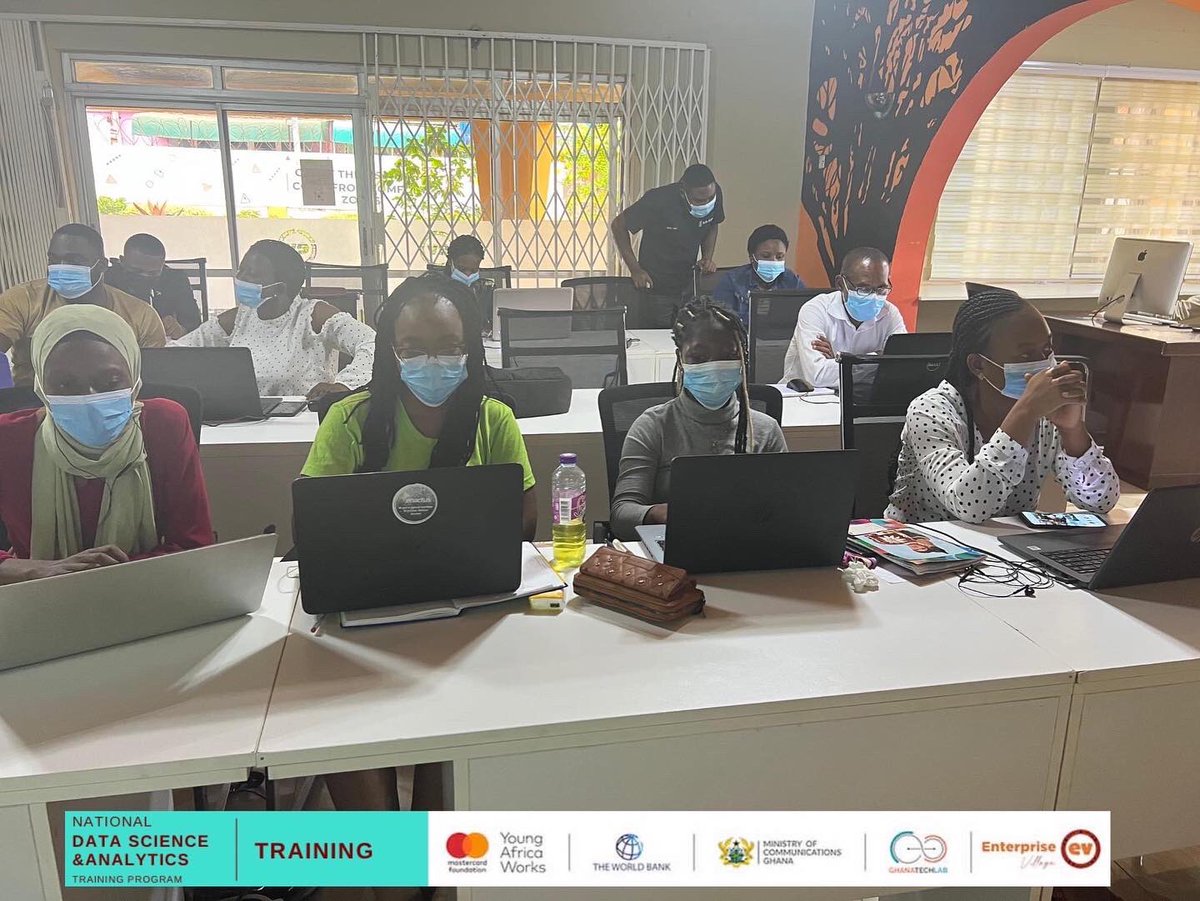 EVhubaccra's tweet image. 𝗡𝗮𝘁𝗶𝗼𝗻𝗮𝗹 𝗗𝗮𝘁𝗮 𝗦𝗰𝗶𝗲𝗻𝗰𝗲 𝗧𝗿𝗮𝗶𝗻𝗶𝗻𝗴
The data visualization class continued with seaborn. Theywon't through cut plot, bar plot, histogram.
#GTLimpact
#DataScience
#GTLbaseprogram
#Python.