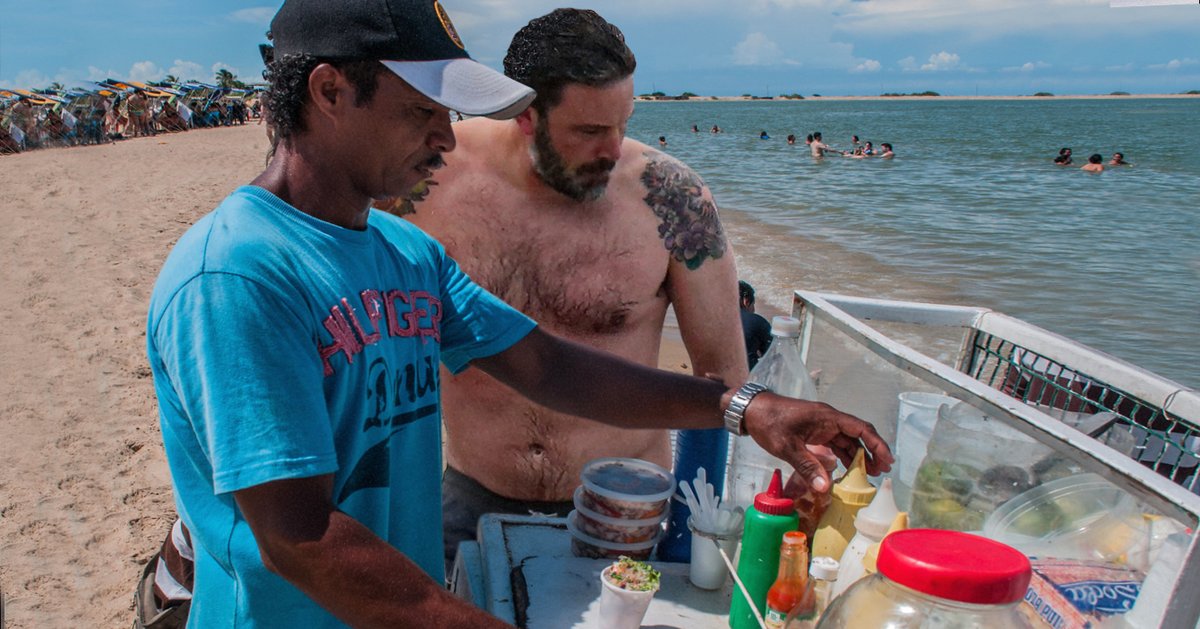 ChiguireBipolar's tweet photo. Avistan a Ben Affleck pidiendo $10.000 de rompe colchón en Morrocoy https://t.co/Z5Pk379Zhe https://t.co/ArIUYlUJW4