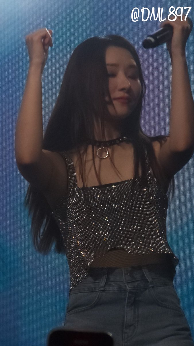DML897's tweet photo. Some of my pics of SuA from the @hf_dreamcatcher concerts in SF and LA. A short thread ๐งต
#Dreamcatcher #DreamcatcherinSF #DreamcatcherinLA #SuA #์์ #๋๋ฆผ์บ์ณ https://t.co/jEjkEiSlmO