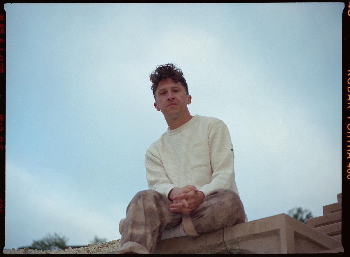 JoelBakerMusic's tweet photo. Baby teeth out now https://t.co/ioJPmjbSHX