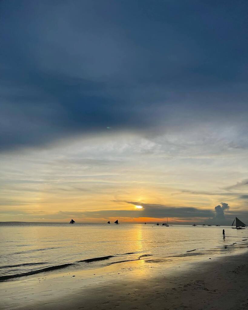 paulaguinto's tweet image. Storing core memories with our boys in a special place close to our ♥️ . What a wonderful privilege. To be here and to be with my sis, watching God and nature flex. 
.
Missing Papi dearly though. A reason to return for more adventures. #whereisluca #bora… instagr.am/p/Cgy8KJdJsi-/