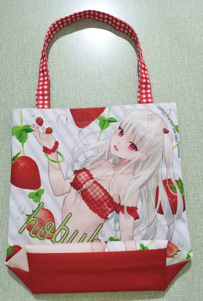 印刷所さんから頂いたフルグラトートバッグのサンプル写真です!生地も頑丈仕様で印刷もいい感じ! 