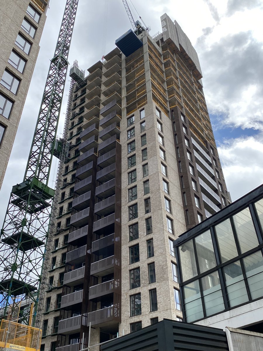 Castconsultancy's tweet photo. Clean, scaffoldless delivery using Category 5 #MMC precast brick clad panels by @WeAreMcAlpine at Menta’s #Croydon scheme - funded by Mitsubishi Estate &amp; our client Europa Capital #CreatingFuturePlaces https://t.co/0dZuTT2KqY