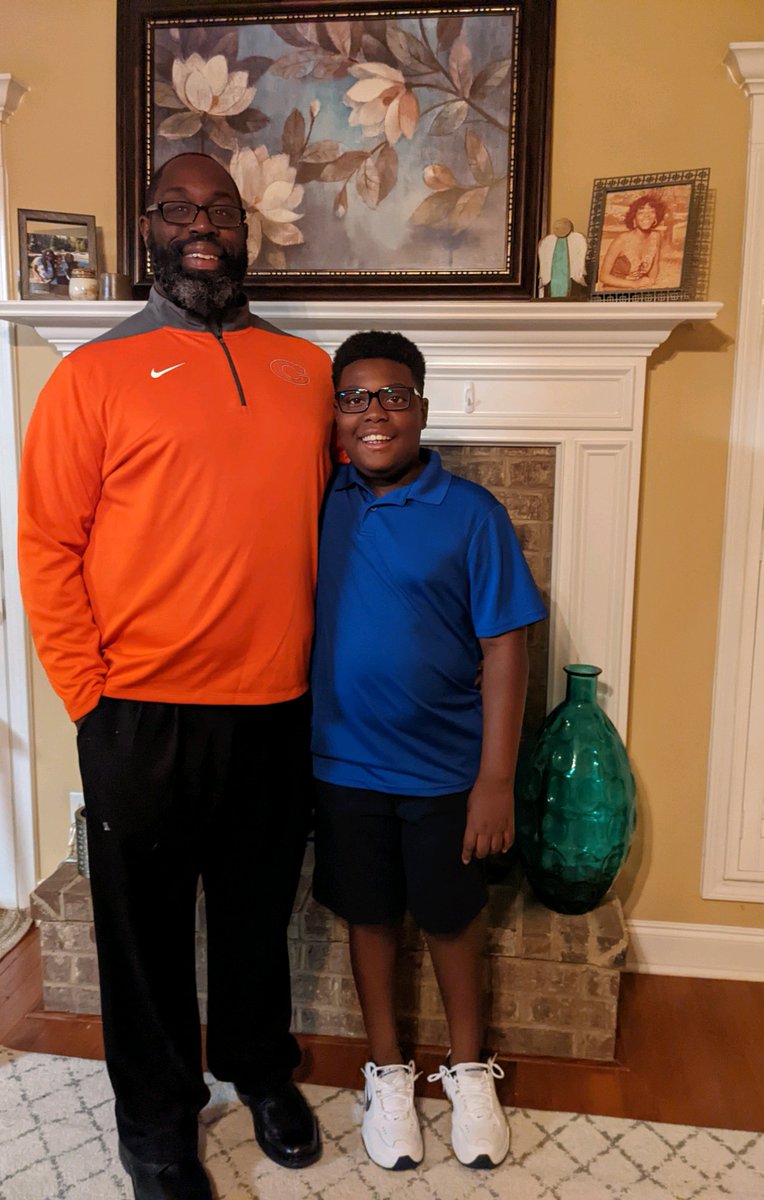 coachjocksample's tweet photo. I gained a passenger for my morning commute!
Elijah is a Mustang!
#TeamSample https://t.co/Vc3oN97d62