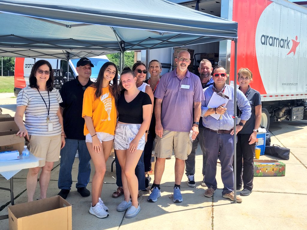 Meal distribution continues today, Wednesday, August 3 from noon-2pm at HS East. Come out to see our Aramark &amp; district staff and to pick up 5 breakfasts &amp; 5 lunches for your children! Great fresh fruits &amp; vegetables along with a quart of milk &amp; meals for each child!