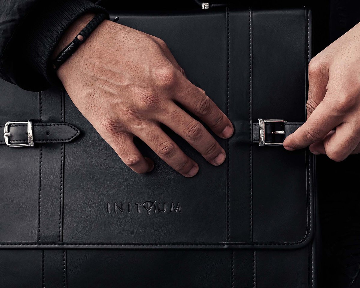 initiumwatches's tweet photo. Classic and elegant, our "Kairos" kit briefcase turns into a portable workbench in a few seconds. It allows watch lovers from all over the world to assemble their own watch at home. A meticulous challenge that ends with a sentiment of great pride.

#watches #watchkit #kairos https://t.co/4dtmSnU6WZ