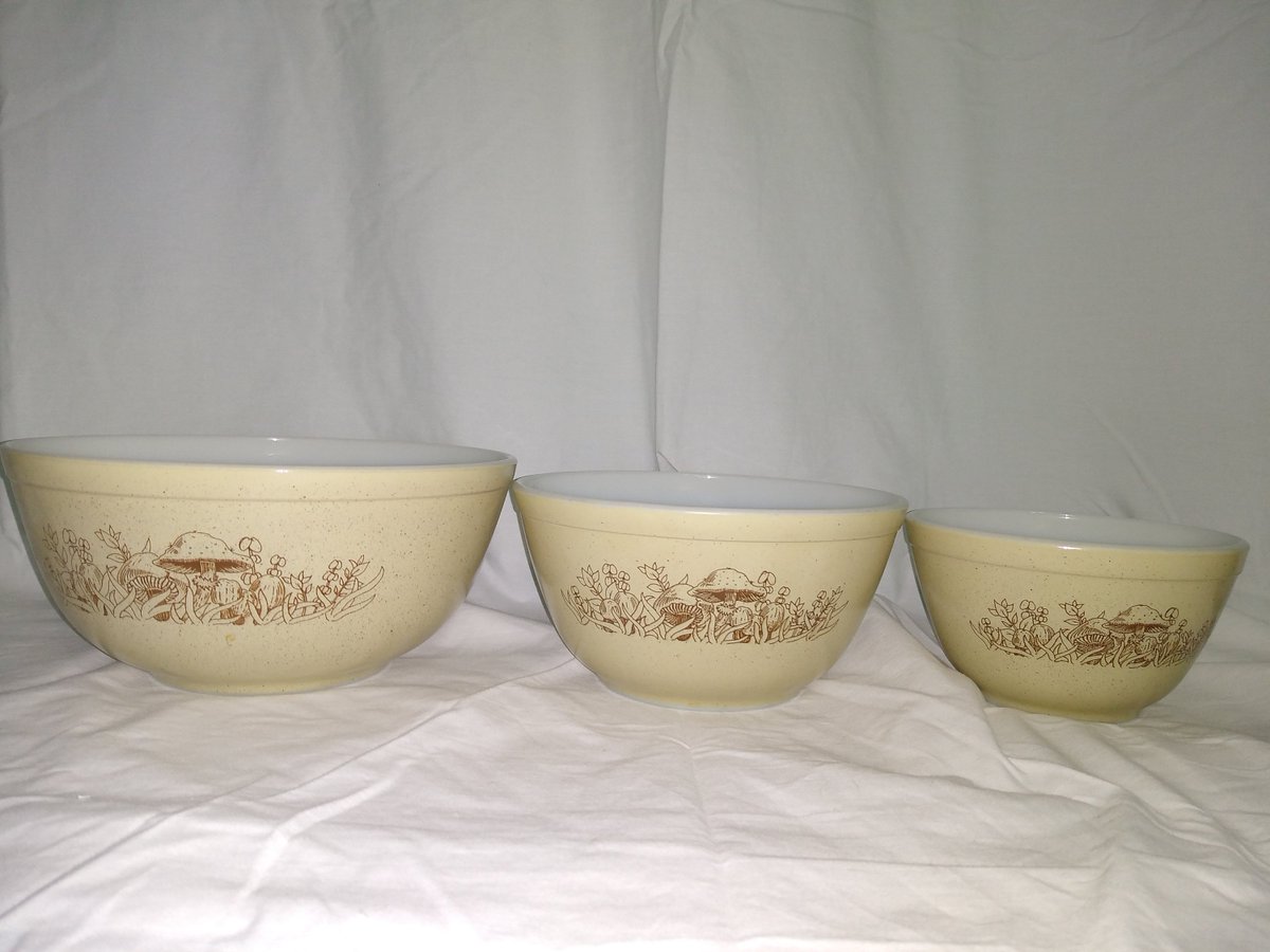 AnnaYod89596386's tweet photo. 15% OFF! FREE SHIPPING!
Pyrex Forest Fancies Nesting Bowls https://t.co/6CcsuMCWmz #nestingbowls #mushroom #pyrexia #pyrexlove #retro #forest #fancies https://t.co/tGwZZLd1KW