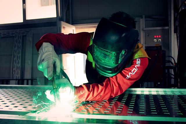 VenetoEst's tweet photo. 📈Padova Treviso: l'industria resiste, ma guerra e shock energetico zavorrano la crescita, +7,2% nel 2° trimestre.

👉Prezzi ancora su per il 95,3%, autunno molto incerto

https://t.co/jyIZqPfT4r https://t.co/LbAPMXzlQa