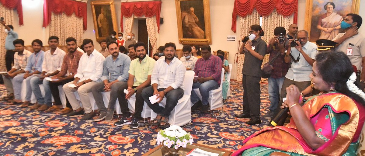 sgc_rguktb's tweet photo. A team of 6 from @sgc_rguktb have met Telangana Governer @DrTamilisaiGuv Garu.
Got a very positive response towards our campus.

Ma'am felt sad for Sanjay. Ma'am has supported and appreciated the students for continuous struggle. https://t.co/ACSMxBUWLc