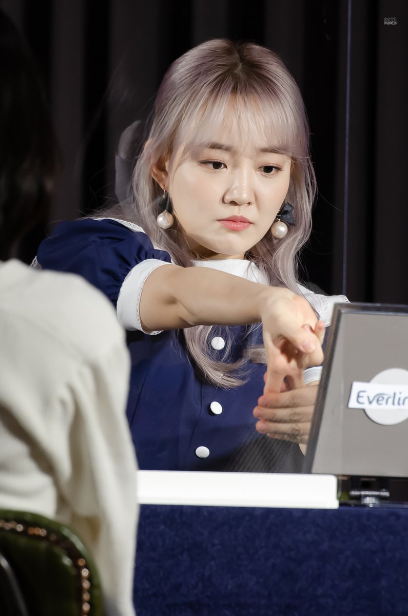 0123_YH's tweet photo. 20220402 팬싸인회 #윤하 #YOUNHA

갸루피스 처음 배우시던 날 https://t.co/o7YlRq2xzM