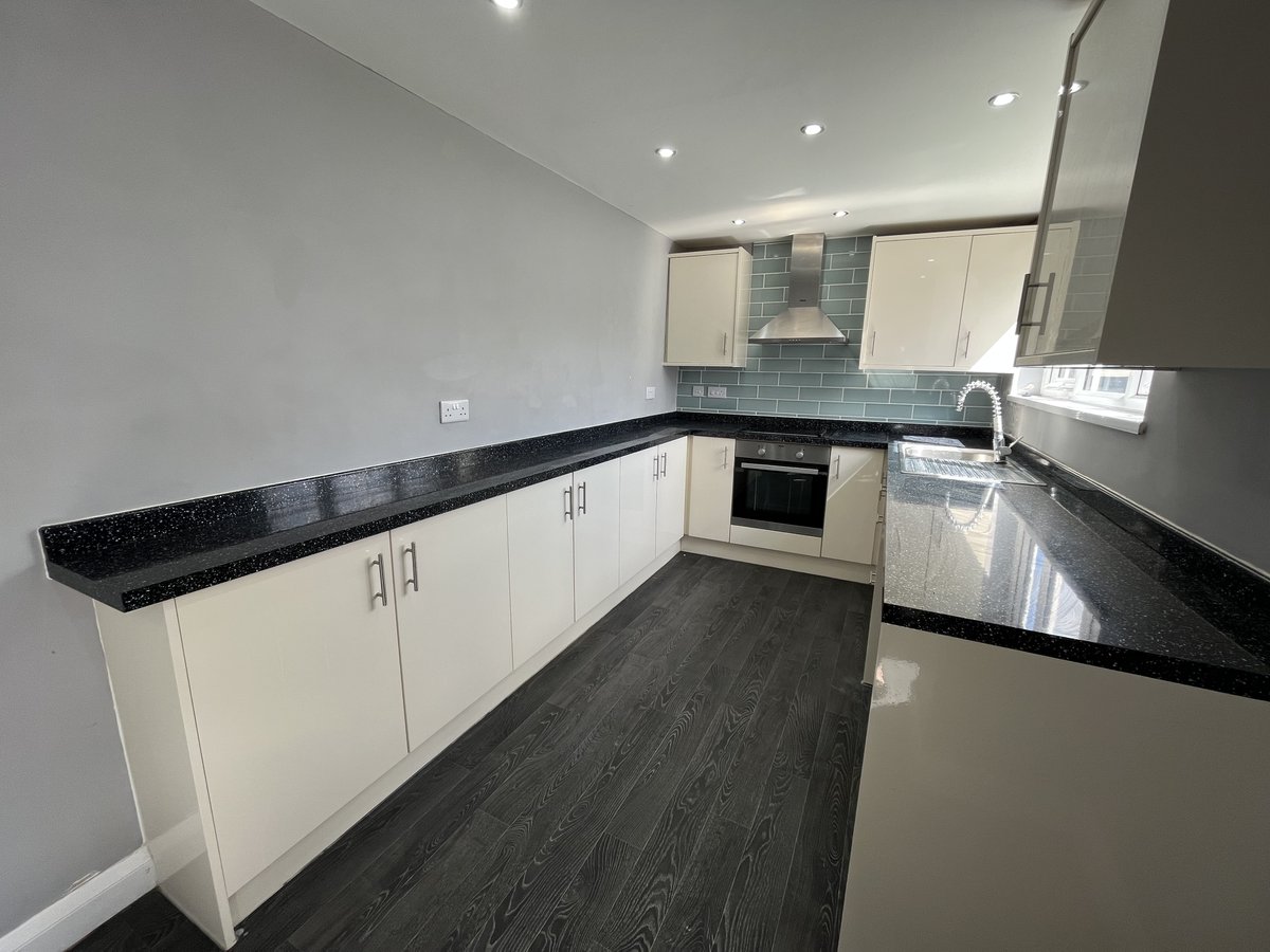 KavanaghHayes's tweet photo. #Modern and located in the centre of the popular #Fenland village of #Doddington, #Cambridgeshire. With four bedrooms and spacious accommodation - viewing is highly recommended! #NoChain! £295,000
https://t.co/Fxis7qDkfl https://t.co/w5jcbQHIMC