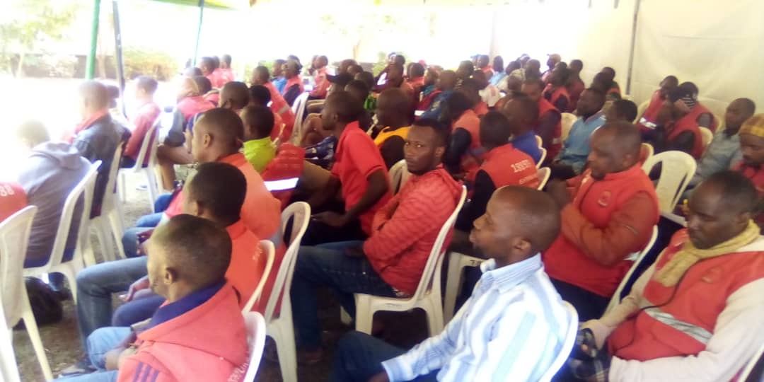 SectorRusororo's tweet photo. 📸Birikuba 📸
Gusesa Cooperative y'Abamotari #COTAMOKA na #CTMR zo muri @Gasabo_District #Rusororo
Nyuma yaho Abamotari bashyizeho comite y'inzibacyuho itegura ibikorwa byo gusesa koperative,  uyu munsi #Rusororo umunyamategeko  washyizweho  nurwego rwa @RCARwanda https://t.co/8DzmaGi4zf