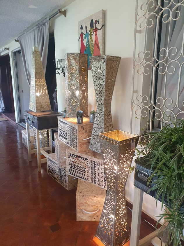 DWteVelde's tweet photo. Visited @CCiiru's fantastic showroom in Nairobi last week

From #funkidz (which we covered in our digitalisation work https://t.co/YUBUdvGUZ1 &amp; https://t.co/eKEcqAsggI) to #FunHomes, selling beautiful &amp; functional items

One item (presenting Dutch dropjes) made its way to the UK. https://t.co/xHIk6XWrJJ