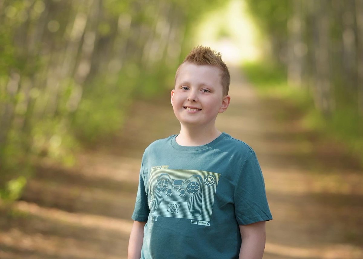 Sending all our love to the Mutimer family in Humboldt, who lost their wonderful boy Hudson after a brave 3-year battle with cancer. Hudson loved hockey and the Riders and was a friend of ours at TSN. Deepest condolences to Wade, Haley, Ayla and Gracelyn. He was an amazing kid.