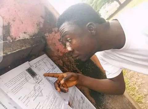 AmeenuMuax's tweet photo. Medical student cheeking his result after professional exams. 👇

#mbbsjourney #MBBS https://t.co/O4T2Wk2o3L