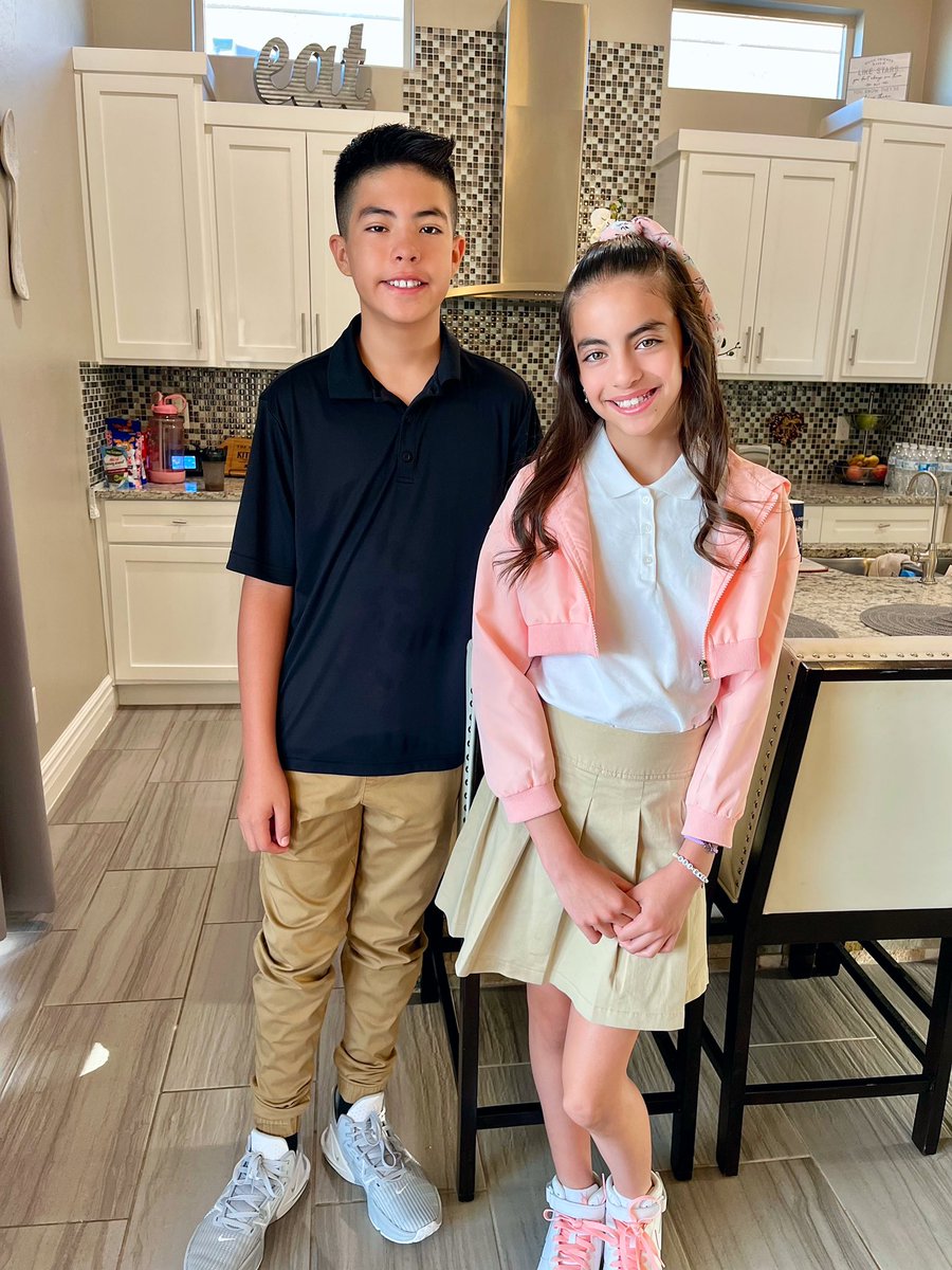 rubydalvarez's tweet photo. First day of school 2022 📚
Julian’s last year in middle school - 8th grade📓and Alexa’s last year in elementary school -
5th grade ✏️
Wishing all the kids and teachers an amazing year!🙏❤️
#CTE #sisd https://t.co/Ftowa3LEMa