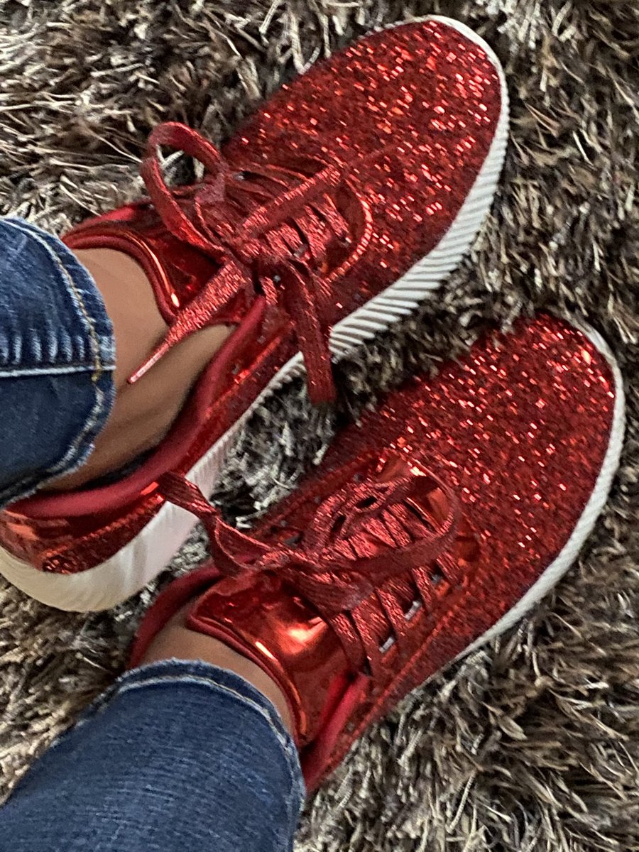 Dr_MMCavazos's tweet photo. “There’s no place like Sam!” 

Ready to receive our teachers today to get our school year started! Best wishes to all educators for a safe, successful, and fun year! ❤️ #TeamSam #TeamGPISD #GPISDLearns @GalenaParkISD @SamHoustonEl https://t.co/Wmdp9F57sU