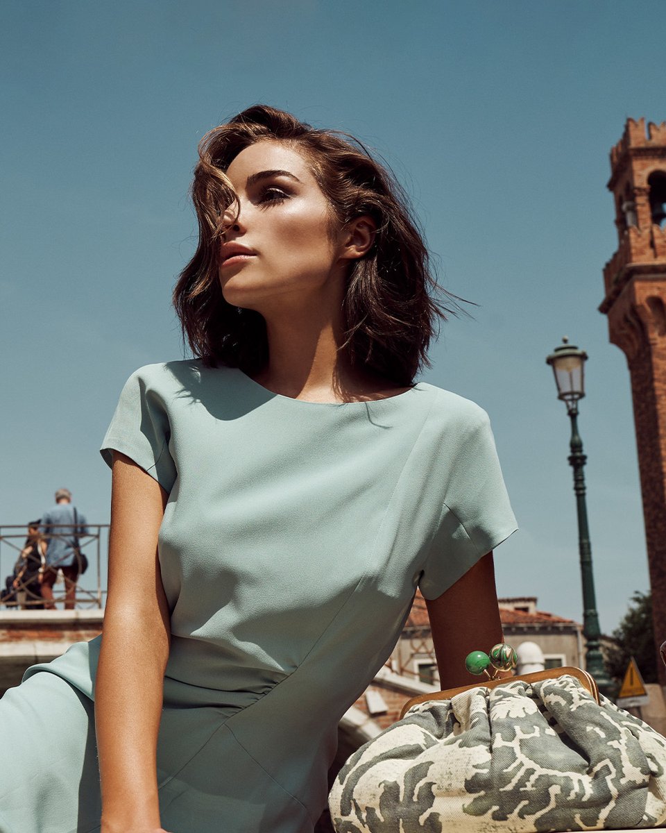 Weekend Max Mara (@weekendmaxmara) on Twitter photo Sail away. <a href="/oliviaculpo/">Olivia Culpo</a> accessorises a beautiful day in Venice with her green sage #PasticcinoBag modello Venezia edition and watercolour silk dress.
#WeekendMaxMaraFW22
See more at: bit.ly/3blxJTa Sail away. <a href="/oliviaculpo/">Olivia Culpo</a> accessorises a beautiful day in Venice with her green sage #PasticcinoBag modello Venezia edition and watercolour silk dress.
#WeekendMaxMaraFW22
See more at: bit.ly/3blxJTa