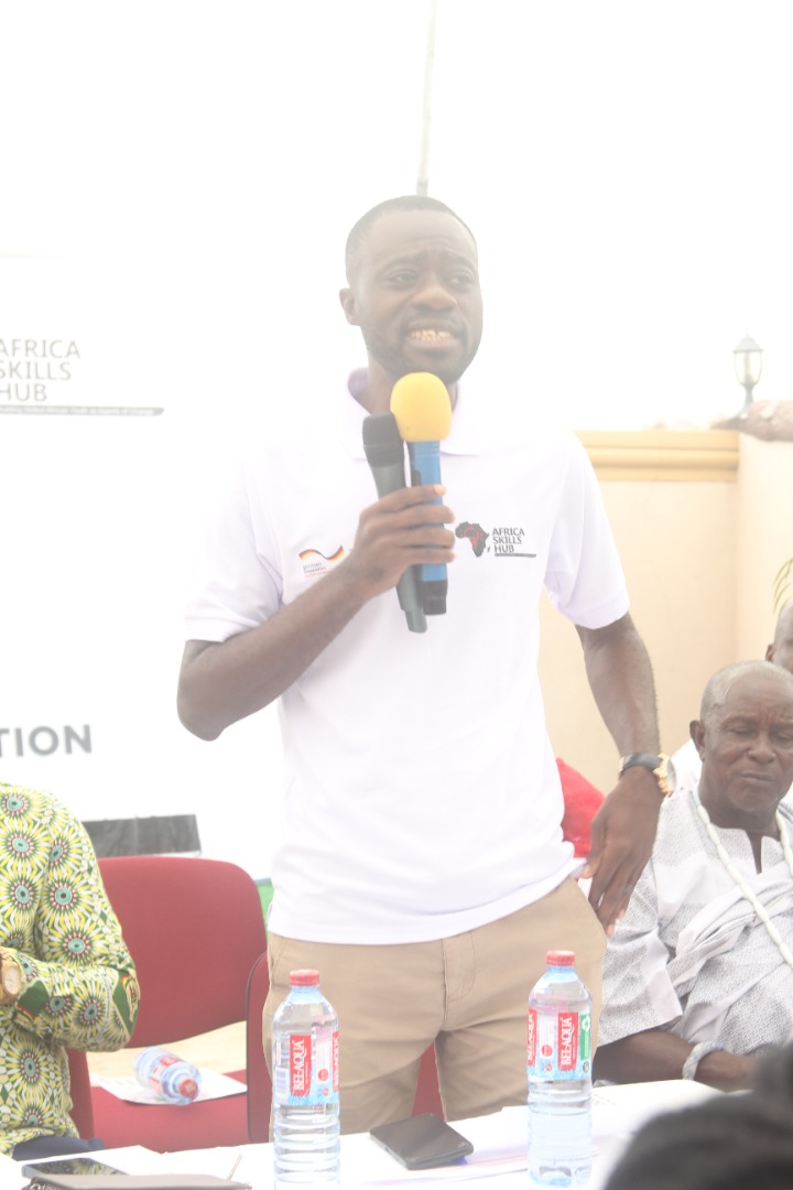 ASHAfrica_'s tweet photo. Mr. Daniel Amoako Antwi, Executive Director of #AfricaSkillsHub encouraged the beneficiaries to exhibit a high sense of discipline and attitude of commitment to going through all the workshops so they can reap all the benefits of the project offers.
#MigrationEmploymentPromotion https://t.co/fZcvT4dkdK