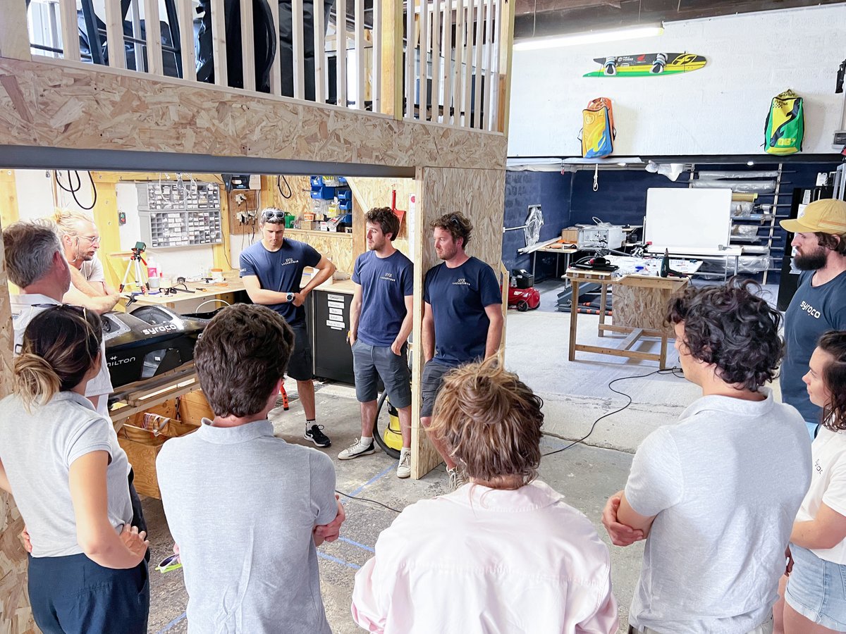 SyrocoLab's tweet image. La #passion est contagieuse🌊Quand l'équipe de Syroco échange avec l'équipe @merconcept_ dans son atelier !
Une opportunité unique de leur présenter les concepts de notre Speedcraft, échanger et partager connaissances et expériences.
@francoisgabart, @MaRegionSud, @hamiltonwatch
