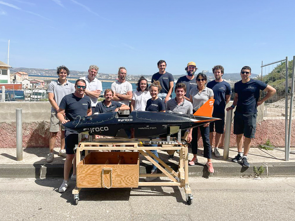 SyrocoLab's tweet image. La #passion est contagieuse🌊Quand l'équipe de Syroco échange avec l'équipe @merconcept_ dans son atelier !
Une opportunité unique de leur présenter les concepts de notre Speedcraft, échanger et partager connaissances et expériences.
@francoisgabart, @MaRegionSud, @hamiltonwatch