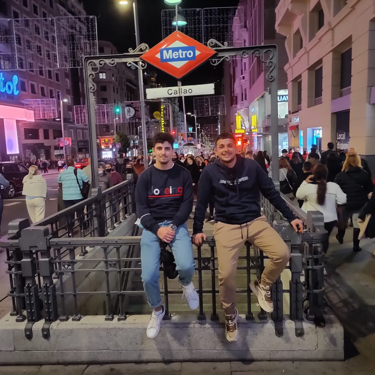 Feliz cumpleaños para el que tiene los nervios de acero, voluntad de hierro y un corazón de oro <a href="/maldonado3897/">Fran Maldonado</a> que cumplas muchos más hermano😘🥳🎉🎊