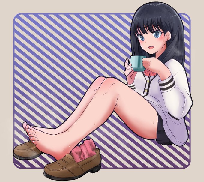 9日目
汗っかき宝多六花ちゃん
#100日チャレンジ  #宝多六花 #六花 #FolloMe #illustration 
#靴脱ぎ #足フェチ #靴下 