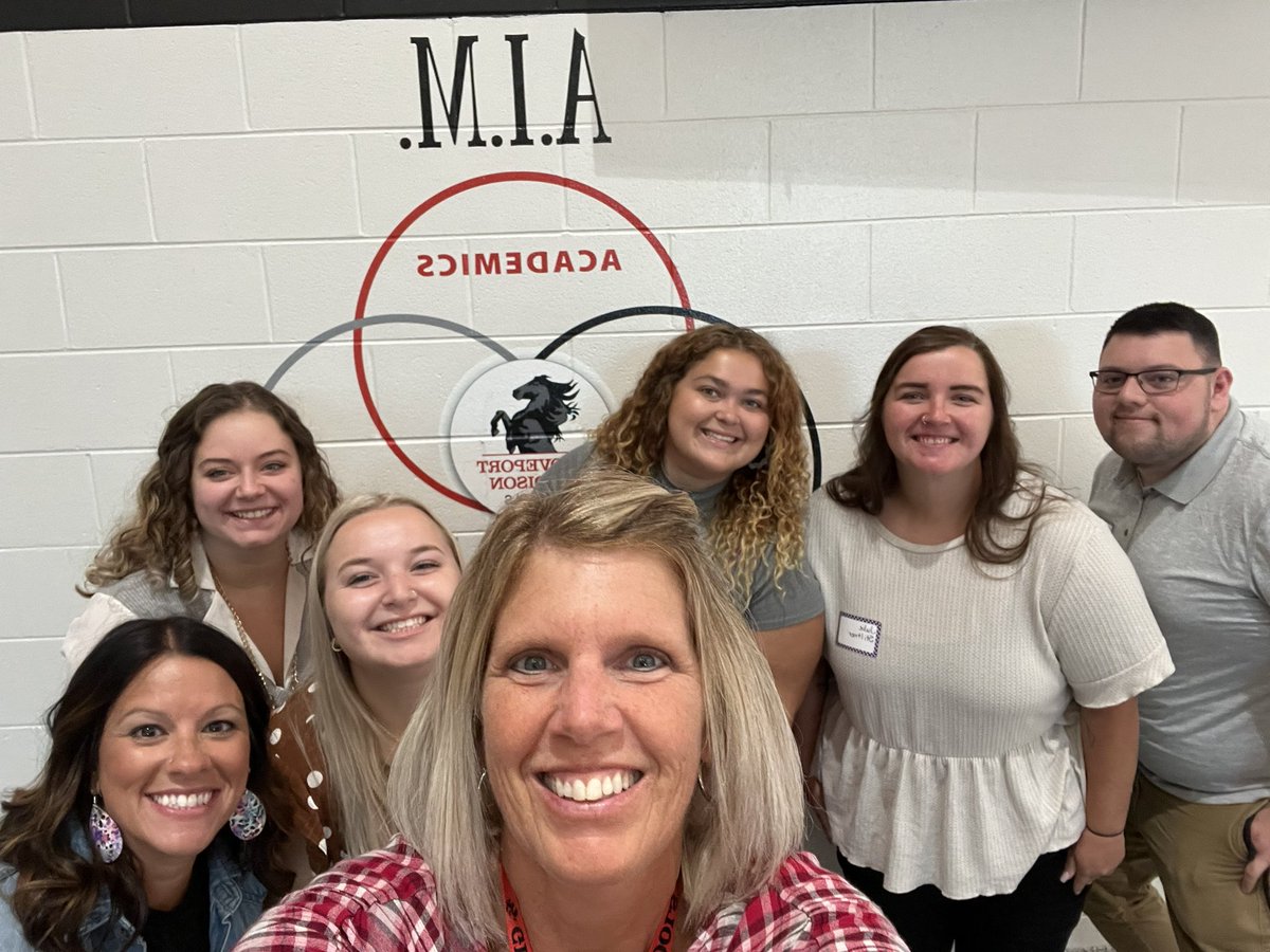 dunloe_elem's tweet photo. Can you feel the positive energy?? Dunloe Elementary new staff are ready to impact lives …. And I’m so thrilled to be walking alongside them!! #igtbac https://t.co/WJU1dRFjVg