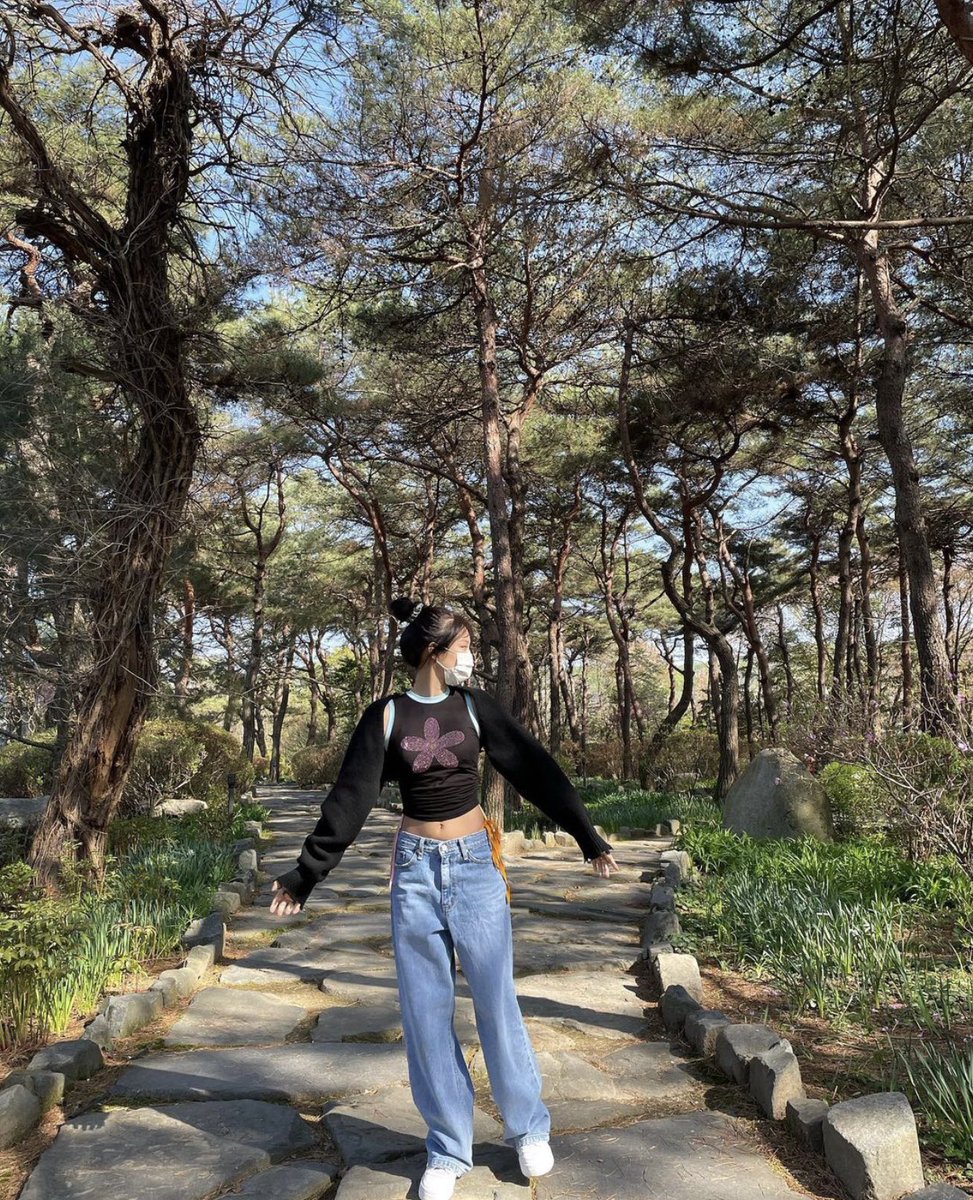 DearIvy_'s tweet photo. 📸💗

“Candid shots of you taken by your handsome fiancé. You look gorgeous, Ali.” https://t.co/d56b4405Su
