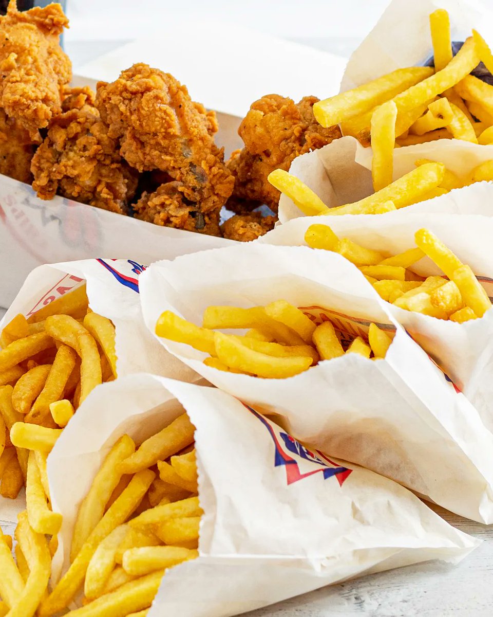 DallasChickenUK's tweet photo. Fries upon fries upon fries π Donβt expect us to shareβ¦
#DallasChicken #DallasChickenandPizza #HalalFoodie #HalalUK #Londonfoodie #londonfoodblogger #foodieuk #ukmeat #londonfoodblog #londonfoodguide #londonfoodscene #londonfoodbabes #londonfoodspots #londonfoodbloggers https://t.co/lFyaVOY0GP