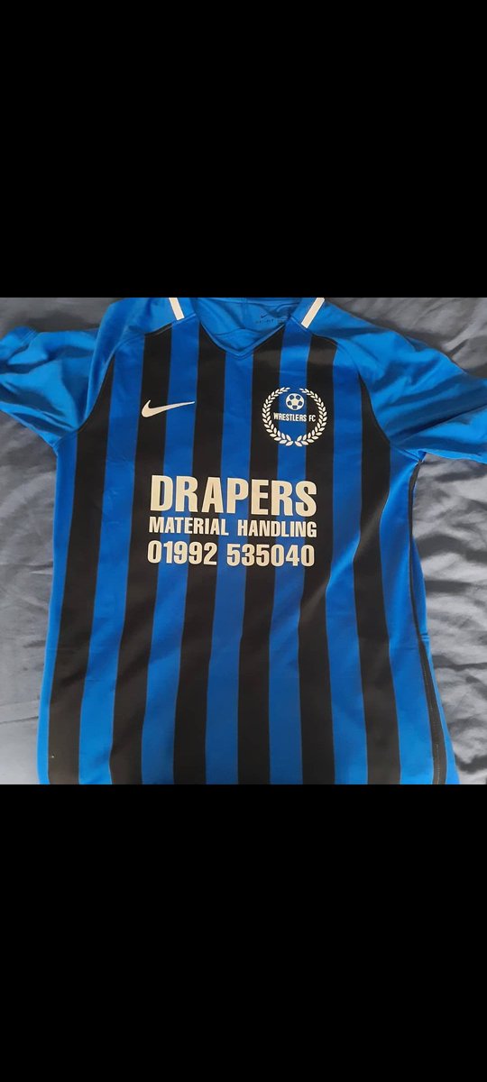WANTED 

our 1st team are looking for an experienced centre forward to join us for the 2022/2023 season 

If you fit the bill please contact Barry on 07415883821