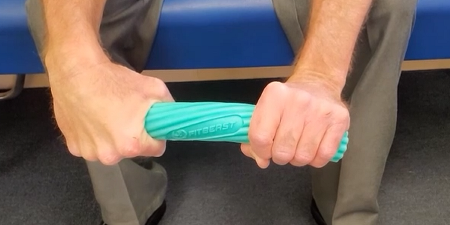 drdozellodc's tweet photo. Forearm Strengthening Exercises
Dr Donald A Ozello DC of Championship Chiropractic
#vegas #chiropractor #chiropractic #sportsmedicine #forearmstrength #forearmexercises #gripstrengthtraining #gripstrength https://t.co/khBD3K9LwP https://t.co/K42Ek8g0DQ