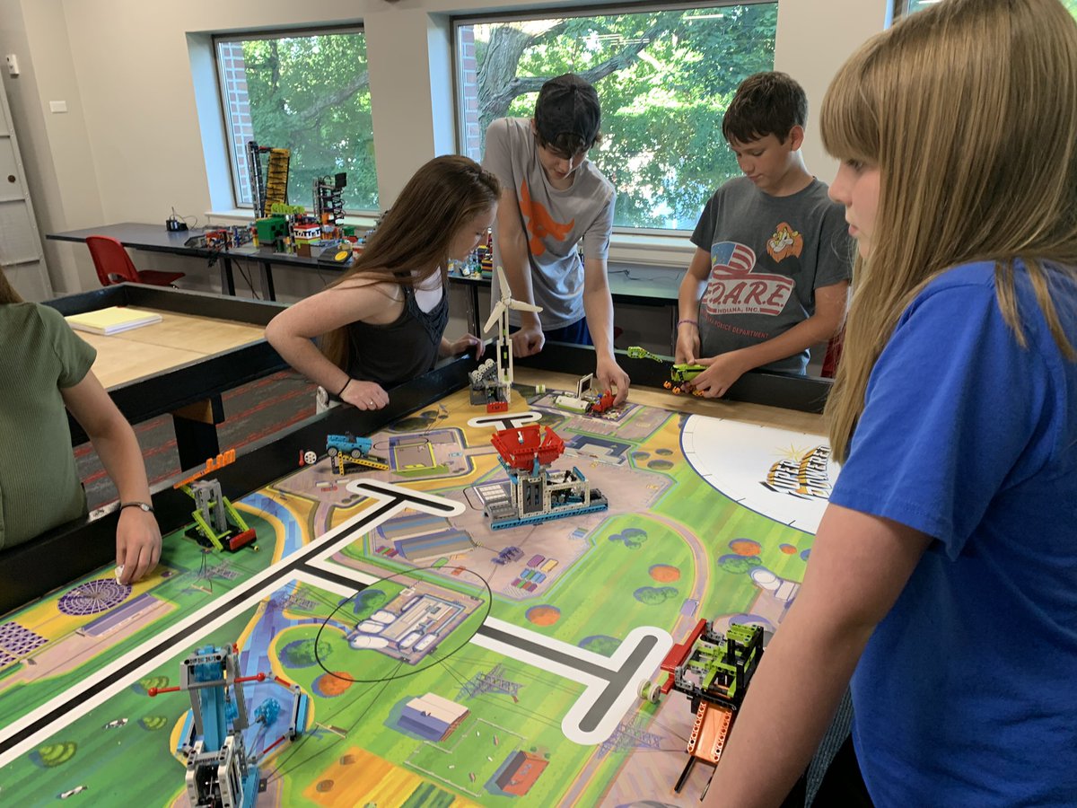 gearsrobotics's tweet image. The @firstlegoleague season has started! Members from @FLL_Team18067 assembled the new field and began strategizing at @ETHOSInnovCtr last night.