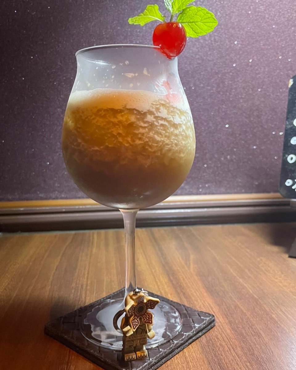 LarmanBar's tweet photo. Barlarman is open in akasaka.
The photo is the original cocktail "Demomogorgon"
A cocktail inspired by characters from the popular American drama "Stranger Things"
Momo, which means peach in Japanese, uses the fruit peach in cocktails.
#tokyo #bar #cooktail #Stranger Things https://t.co/KTMJ3OKMhh