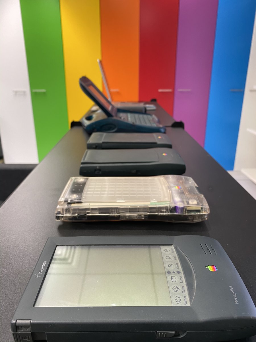 The AAPL Collection on Twitter: 