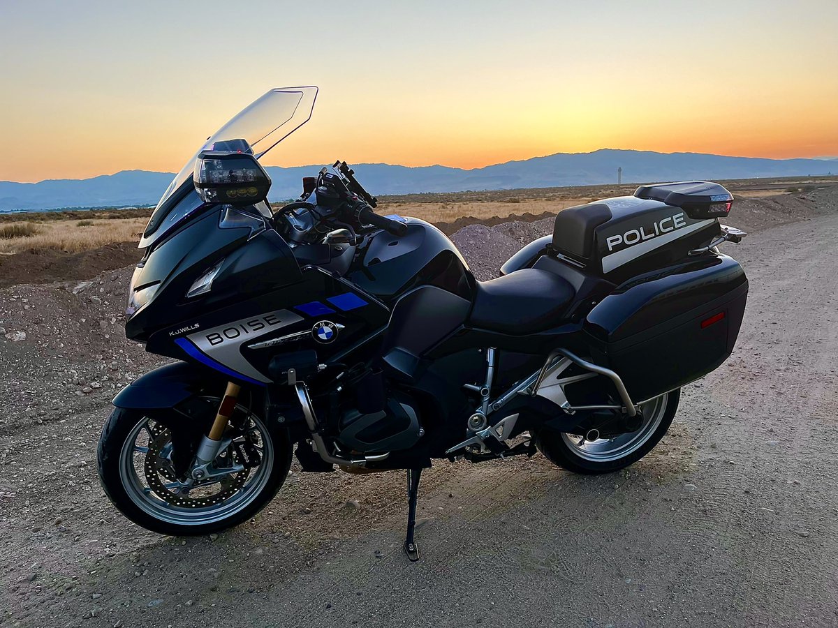 kjwills652's tweet photo. This👇🏼 is one of a 1,000 reasons I love what I do!! Enjoy the morning and drive safe getting in to work this am. Take in the views but focus on the drive. Oh yeah, if you see me out and about, be sure to #wavewithfive as you pass. #perfectmorning #engageddriving #buckleupbuckaroo https://t.co/FIWunLYc7c
